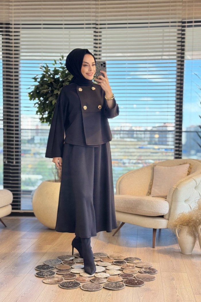 35946 Yarasa Kollu Gold Düğmeli Etekli Takım Siyah
