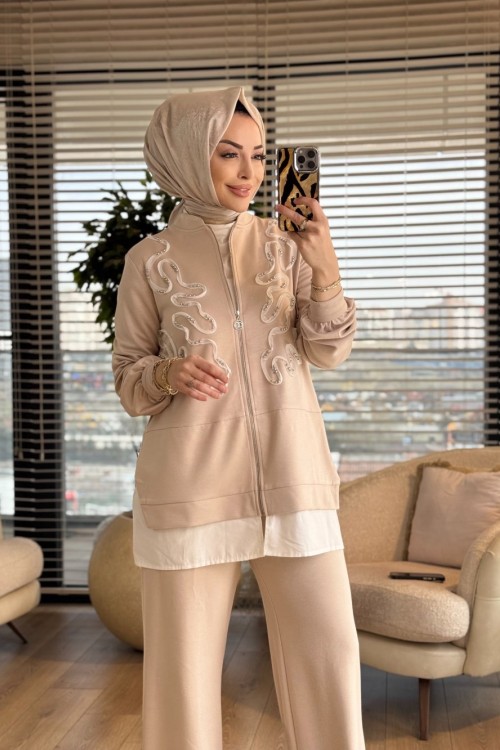 02-2807 Ön Kordon Üstü İncili Fermuarlı Takım Bej 