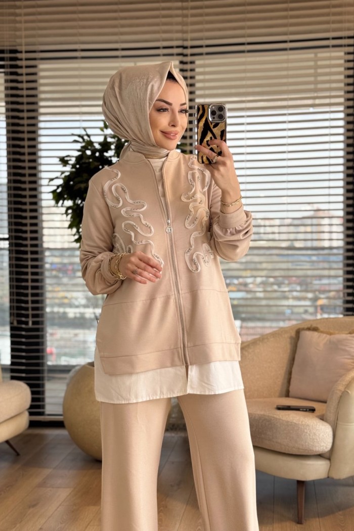 02-2807 Ön Kordon Üstü İncili Fermuarlı Takım Bej 