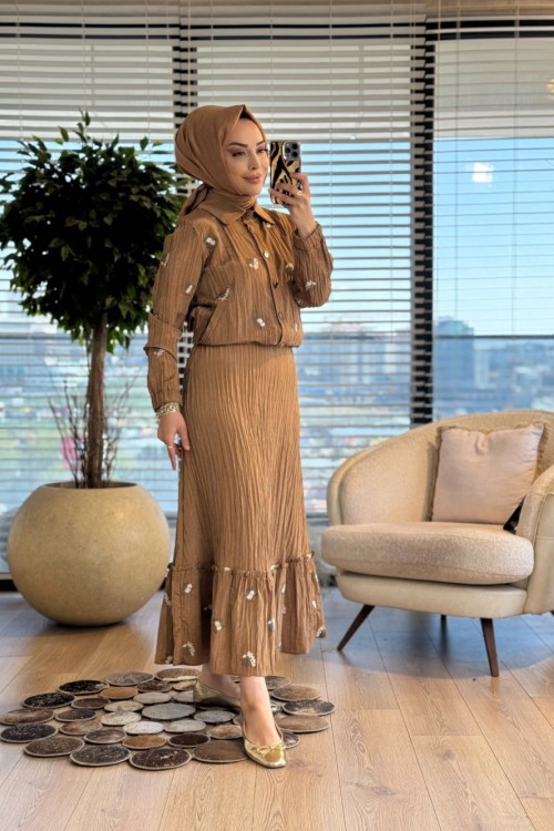 02-2922 Gofre Üstü Çiçek Nakışlı Takım Açık Kahve
