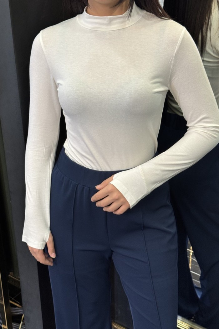 3490 Parmak Geçme Detaylı Bluz Ekru 
