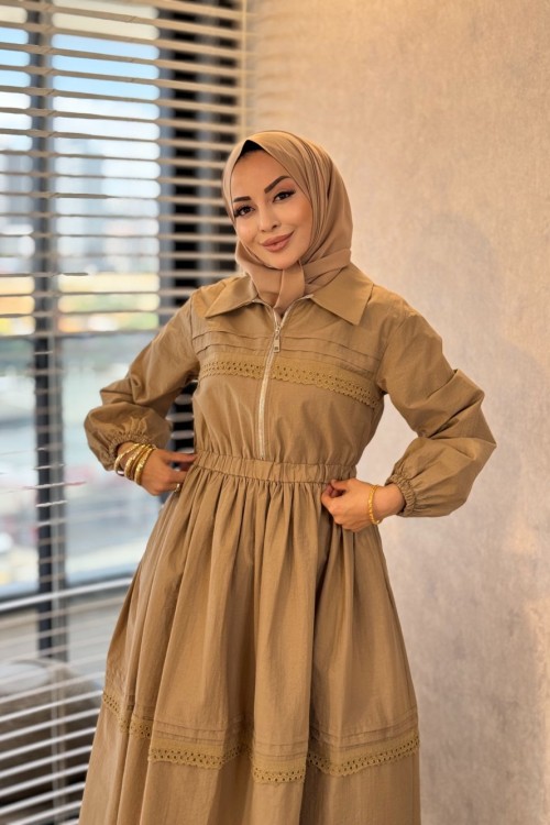 32471 Roba Ve Eteği Dantel Şeritli Elbise Camel 