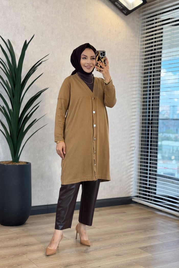7044 Omuzu Dikişli Yarım Boy Hırka Latte