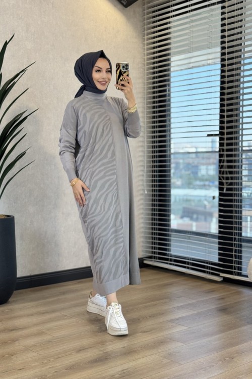 7029 Sol Taraf Zebra Desen Triko Elbise Gri 