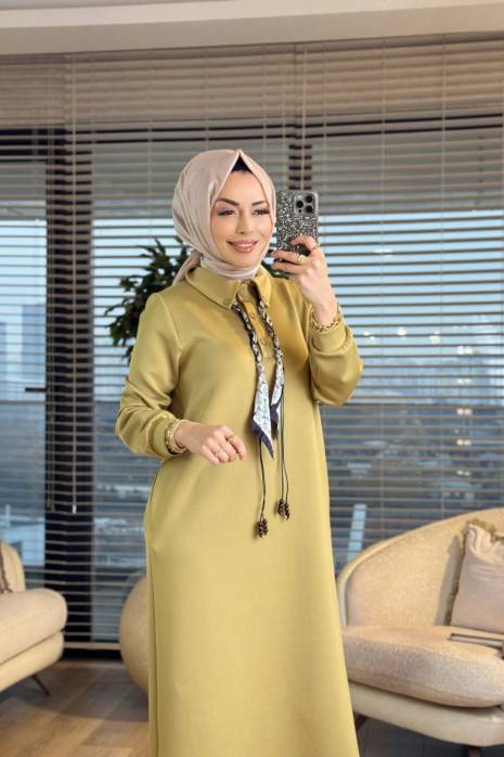 12669 Fularlı Patı Düğmeli Elbise Yağ Yeşili