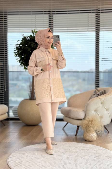 2059 Omuz Cep Ve Etek Ucu Dantelli Gömlek Bej