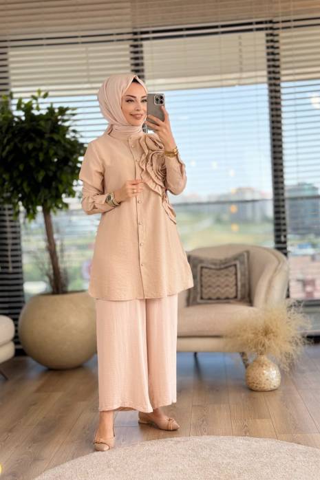 2972 Sağ Omuz Büyük Çiçekli Gömlek Bej