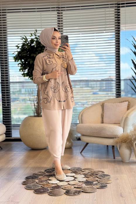 33962 Önü Boncuk Ve Taş İşlemeli Gömlek Bej