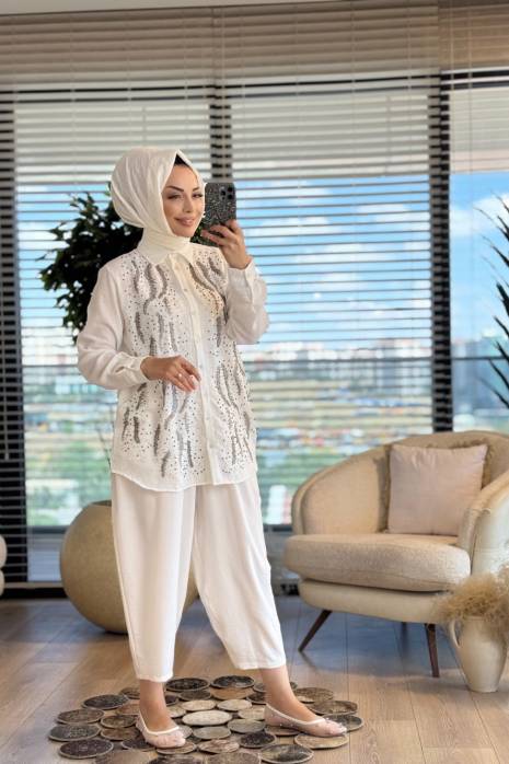 34004 Ön Boncuk Sıra Yaprak İşleme Gömlek Ekru