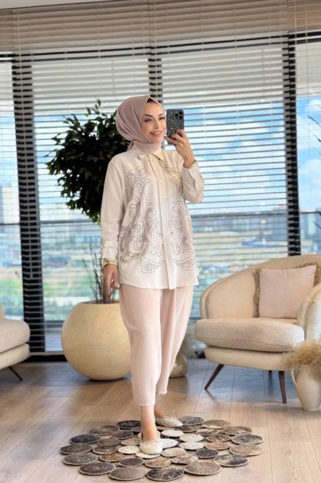 34190 Önü Boncuk Nakışlı Gömlek Bej