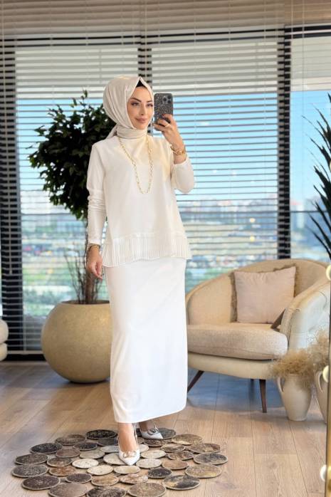 574 Etek Ucu Şifon Piliseli Bluz Ekru